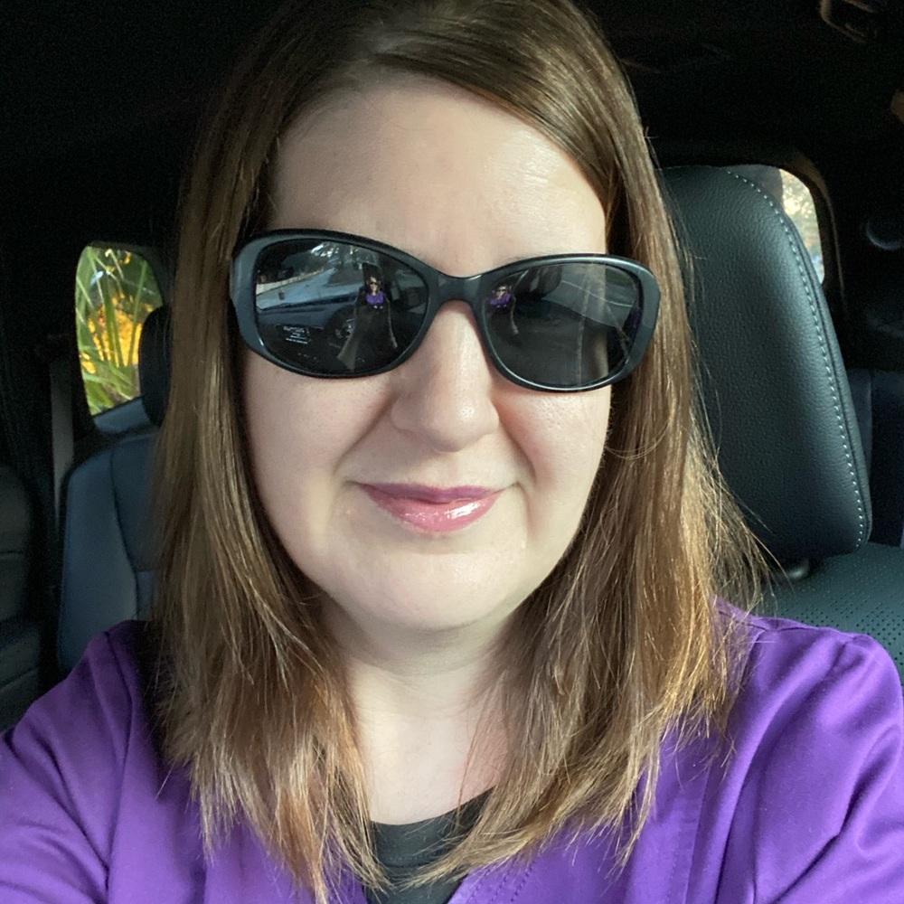 Meet your Posher, Hilary